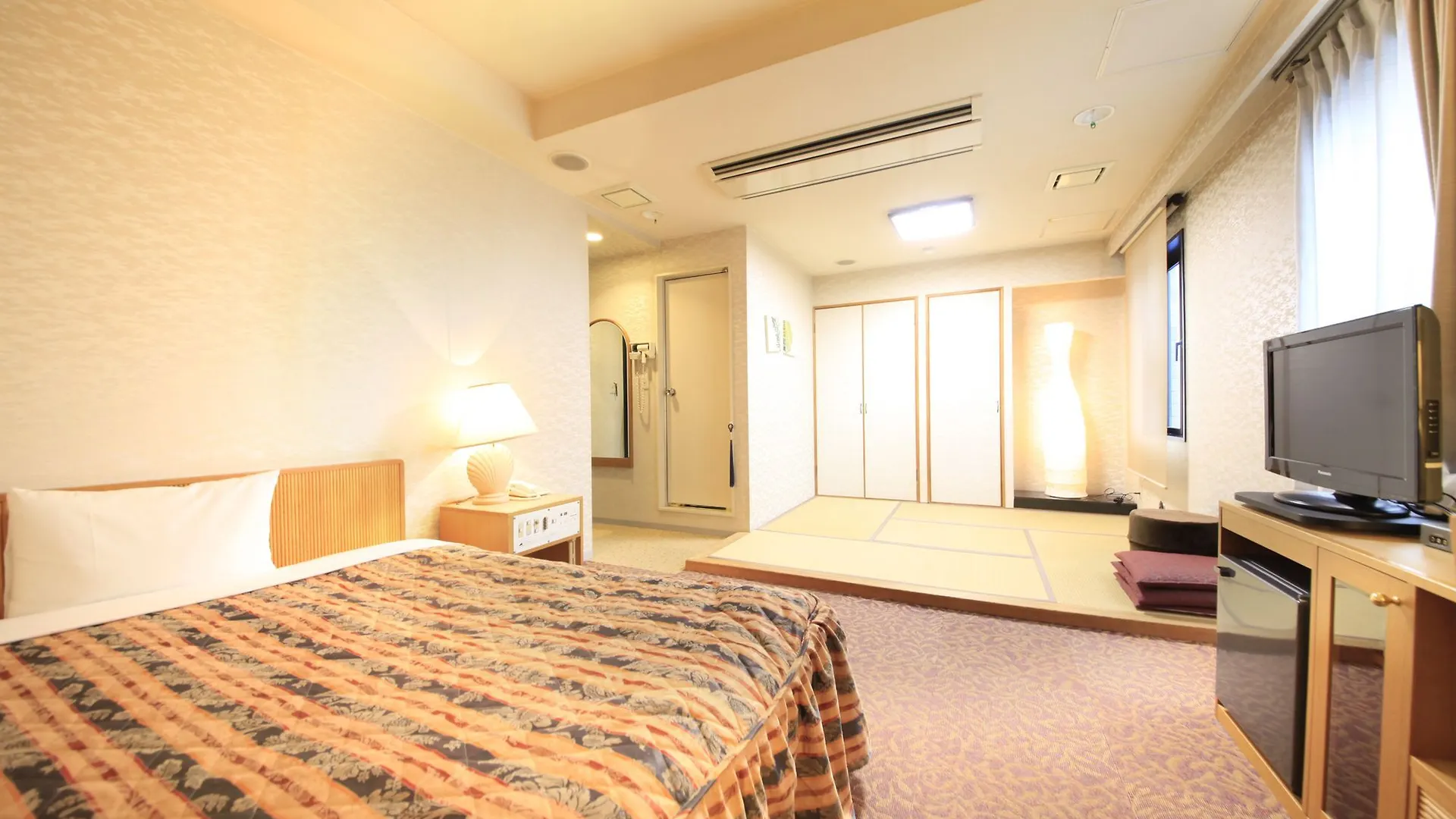 The Grandeur Hotel Kawasaki  3*, Kawasaki (Kanagawa)